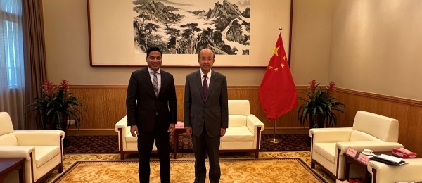 Cónsul de Colombia en Hong Kong dialogó con el Comisionado del Ministerio de Relaciones Exteriores de la República Popular China en la Región Administrativa Especial (RAE) de Macao