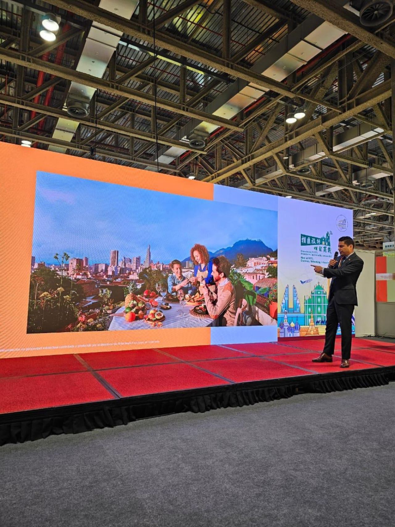 Consulado en Hong Kong promueve a Colombia en la Feria Internacional de la Industria de Viajes en Macao 