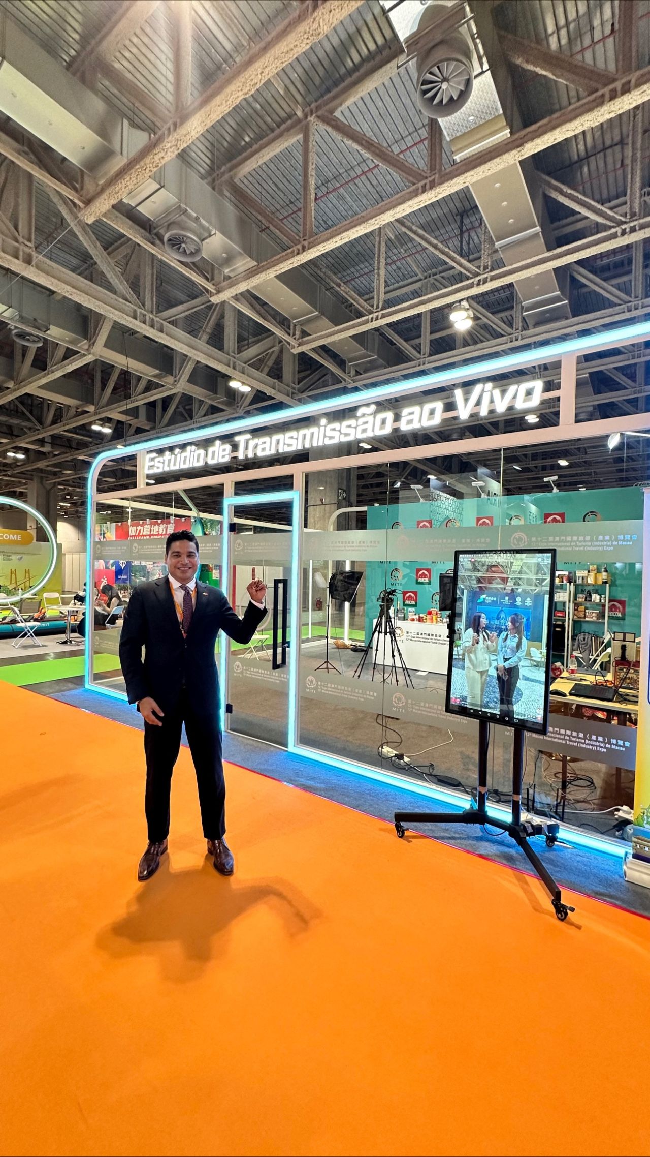 Consulado en Hong Kong promueve a Colombia en la Feria Internacional de la Industria de Viajes en Macao 