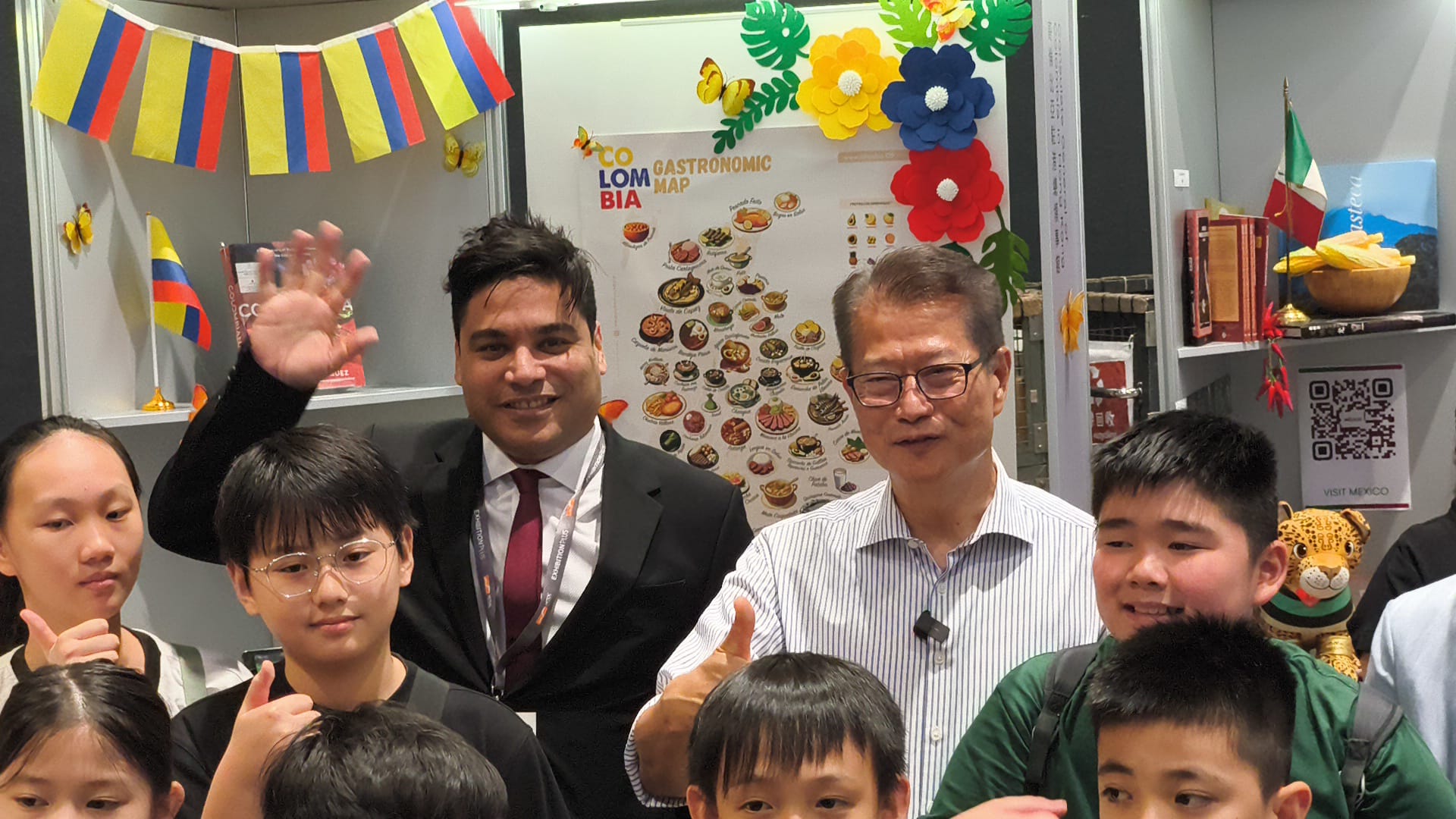 Colombia participó con éxito en la 35ª Edición de la Feria del Libro de Hong Kong (2025): Un Vínculo de Culturas