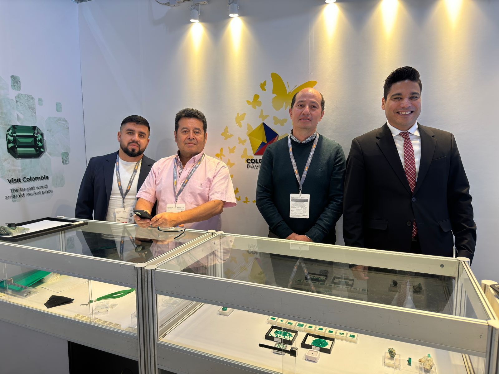 Esmeraldas colombianas protagonistas en la Décima Exposición Internacional de Diamantes, Gemas y Perlas de HKTDC Hong Kong 2024