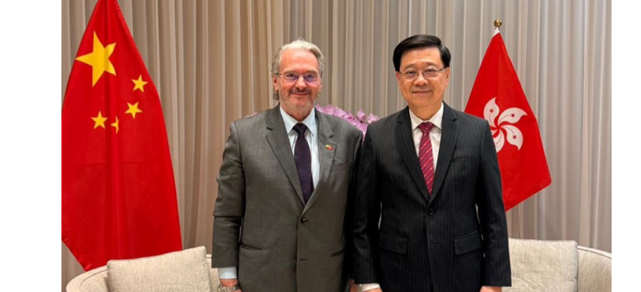 Embajador de Colombia en China, Sergio Cabrera, y cónsul General de Colombia en Hong Kong, Luis Orozco, se reúnen con el jefe ejecutivo de Hong Kong para impulsar comercio, inversión y conectividad