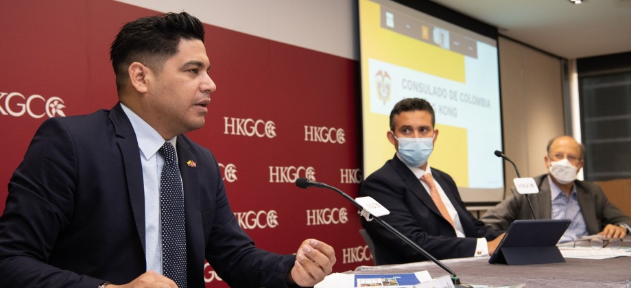 El Cónsul Luis Fernando Orozco Barrera presentó las oportunidades de inversión y negocios colombianos en la Cámara de Comercio de Hong Kong 