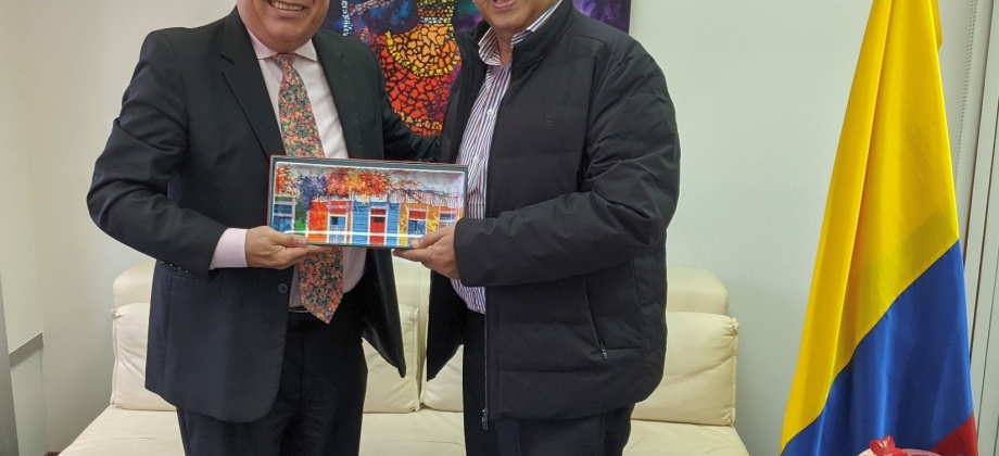 Cónsul de Colombia se reunió con su homólogo de República Dominicana en Hong Kong y Macao
