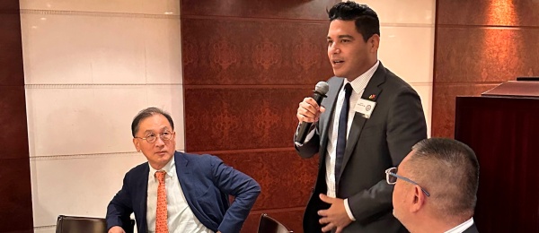 Cónsul Luis Fernando Orozco expone las sinergias entre el Plan Nacional de Desarrollo de Colombia y las políticas implementadas para el proceso de reapertura de Hong Kong