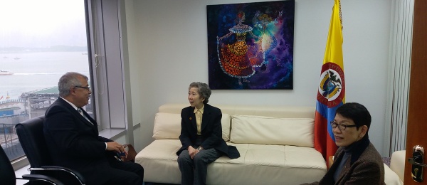 El Cónsul de Colombia en Hong Kong recibió a Annie Wu 